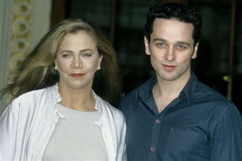 kathleen nude|Matthew Rhys regrets Kathleen Turner nude photo taken on stage.